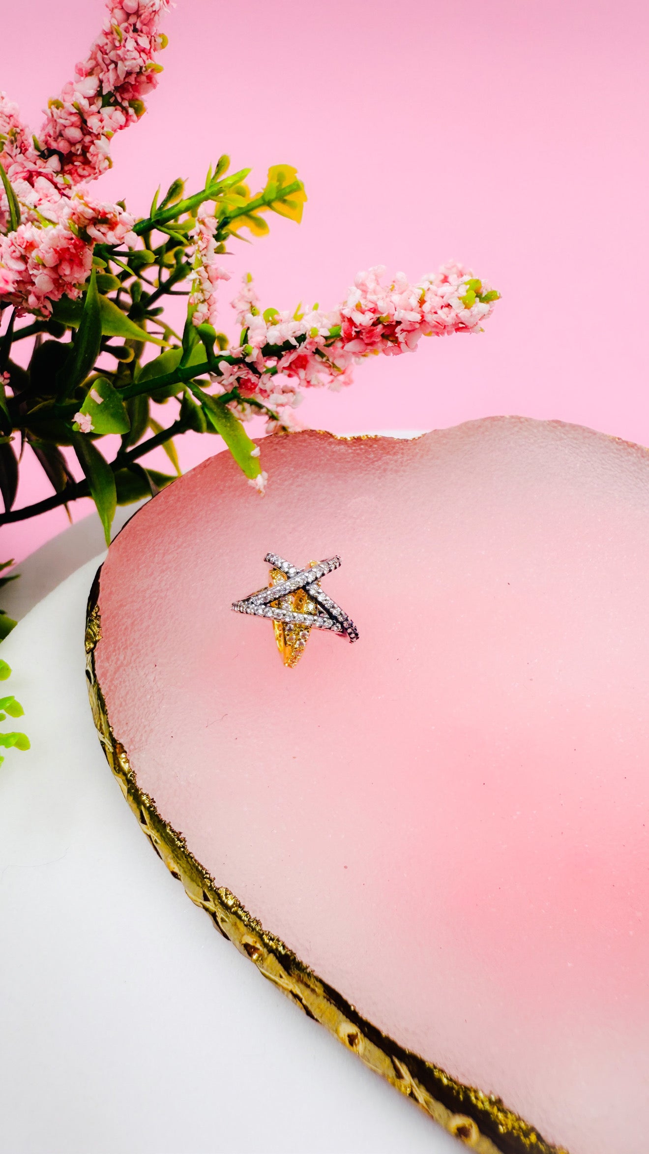 Charm Estrella Cruzada Brillante
