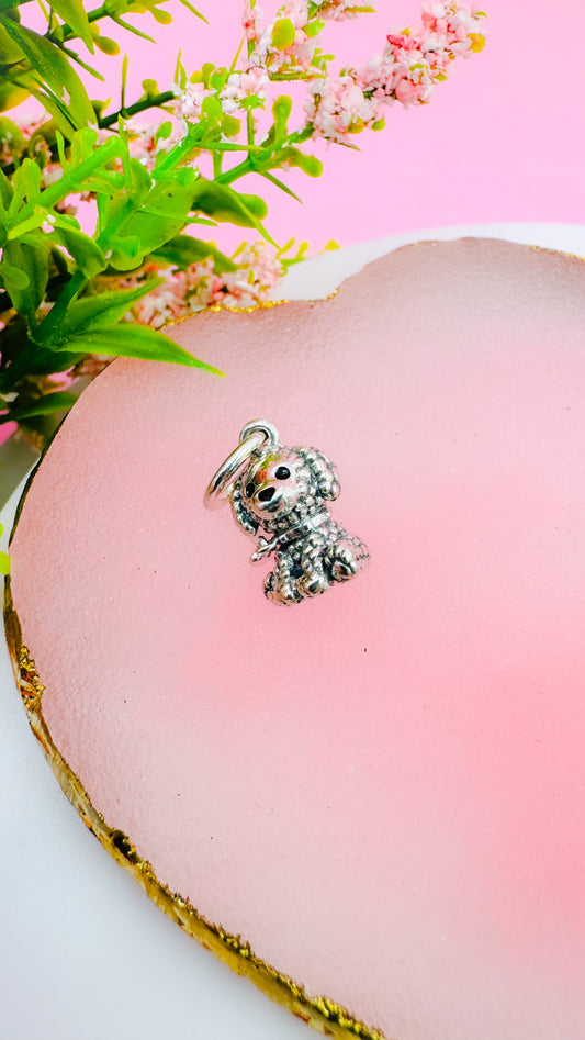 Charm colgante de perro cachorro Poodle